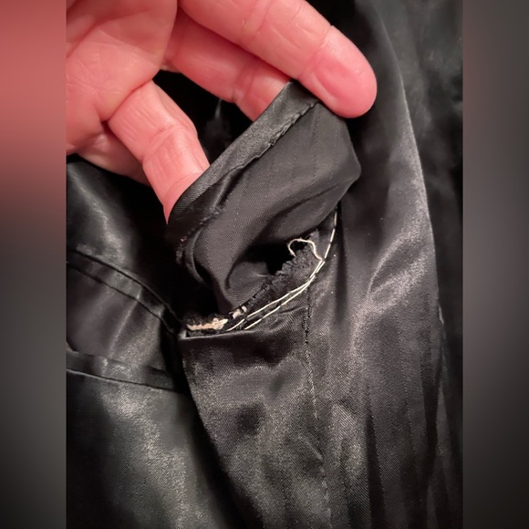 Vintage 1950s 100% pure cashmere black overcoat w/ button front/sleeves, lapel - Picture 10 of 10